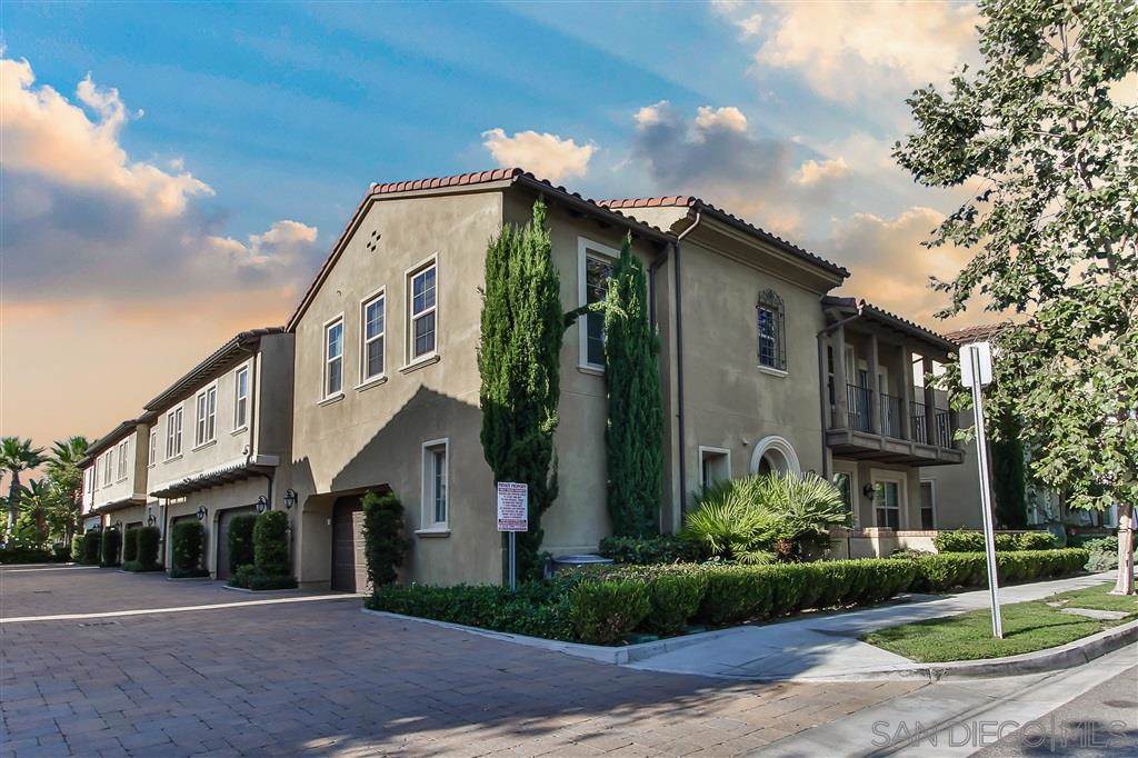 685 Valencia Street - Photo 1
