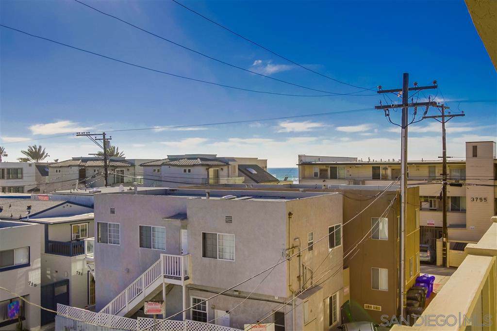 725 Redondo Court - Photo 1