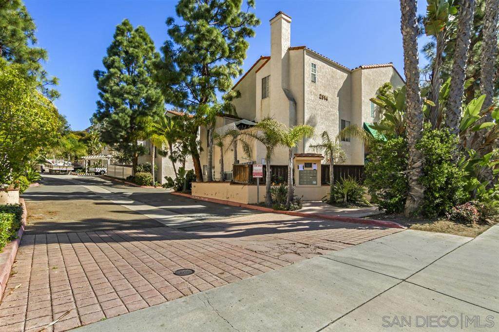 2914 Luciernaga Street - Photo 1