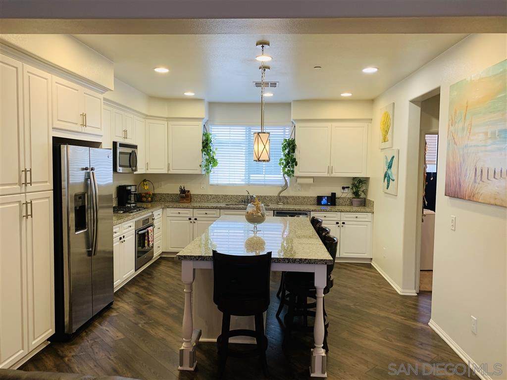 410 Penelope Dr - Photo 1