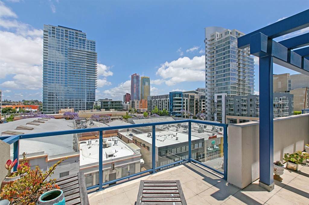 875 G Street - Photo 1