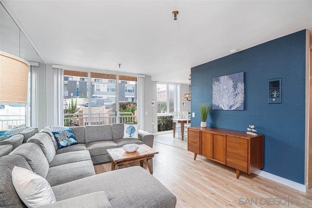 4627 Ocean Blvd - Photo 1
