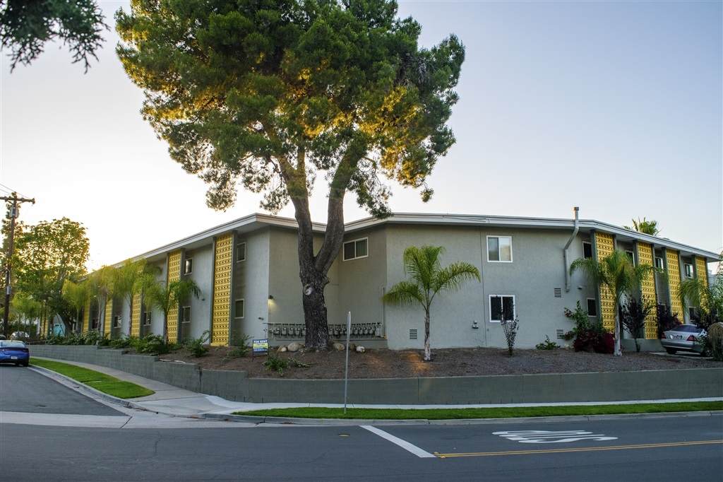 8561 Mellmanor Drive - Photo 1