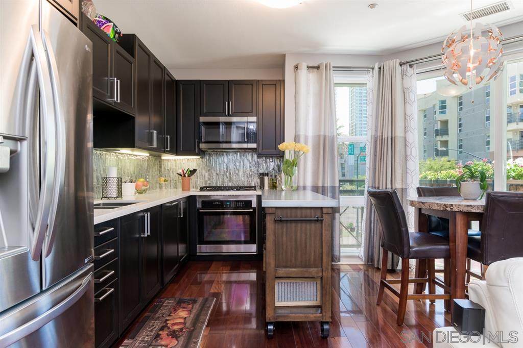 525 11th Ave - Photo 1