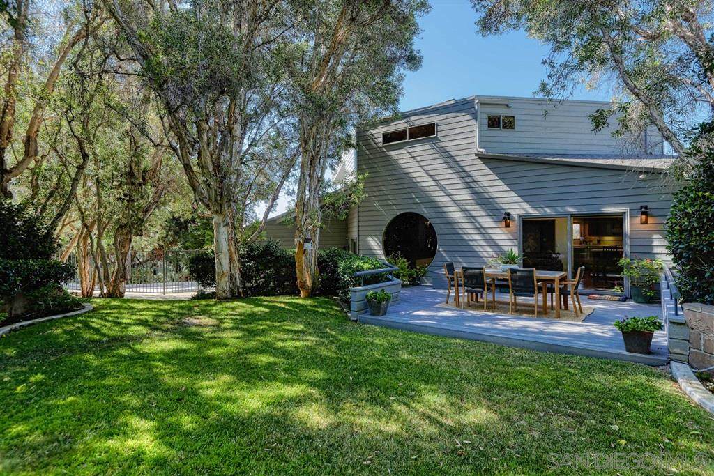 2484 Pine Street - Photo 1