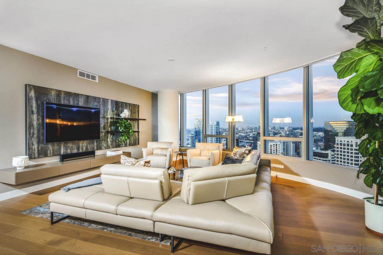 888 E Street - Photo 1