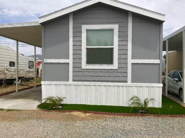 1369 Main St - Photo 1