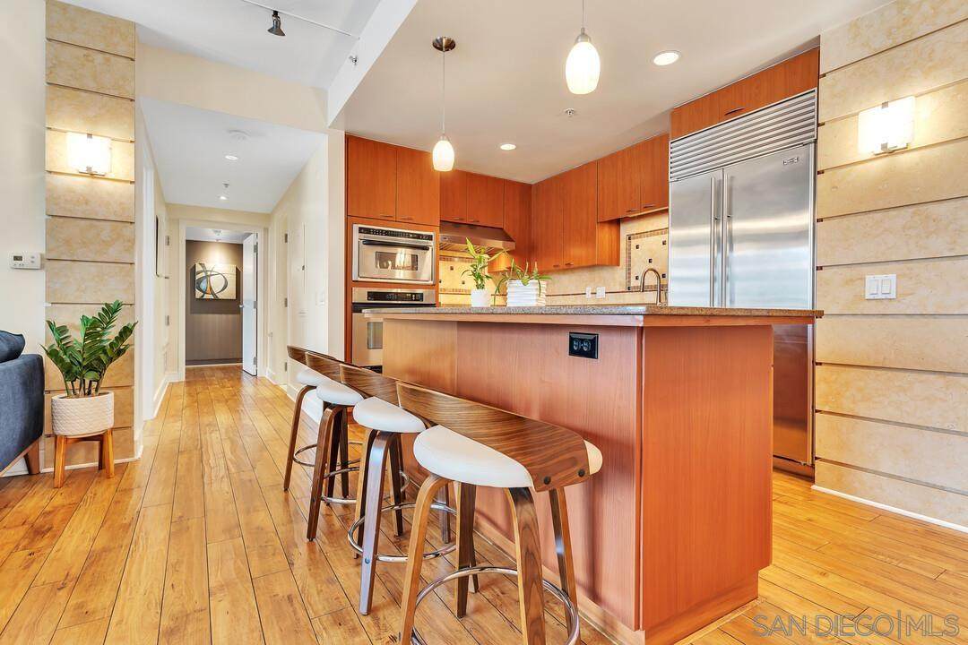 645 Front - Photo 1