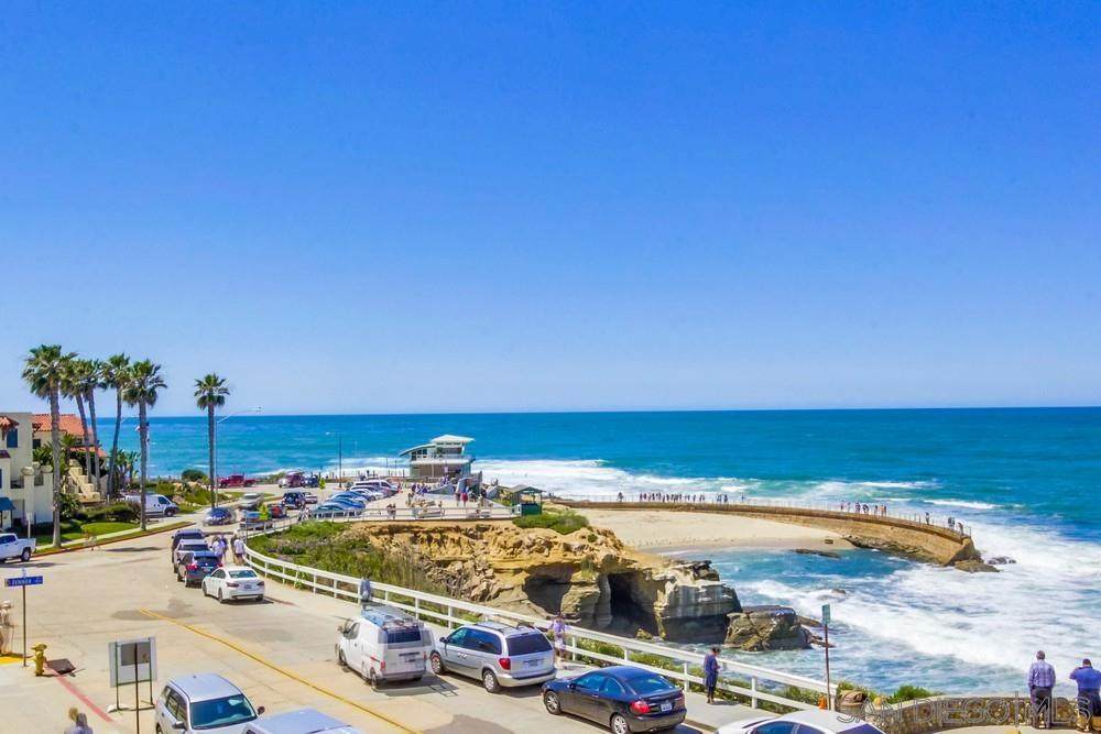 909 Coast Blvd - Photo 1