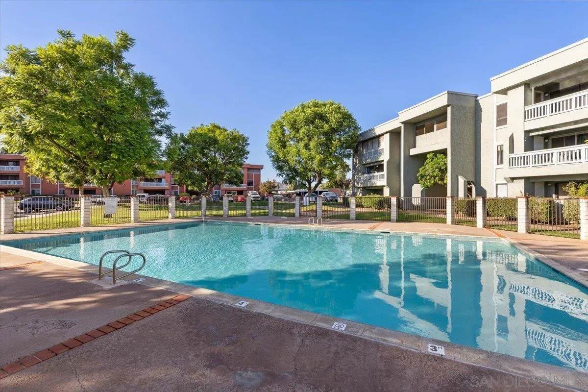 1060 E Washington Ave - Photo 1