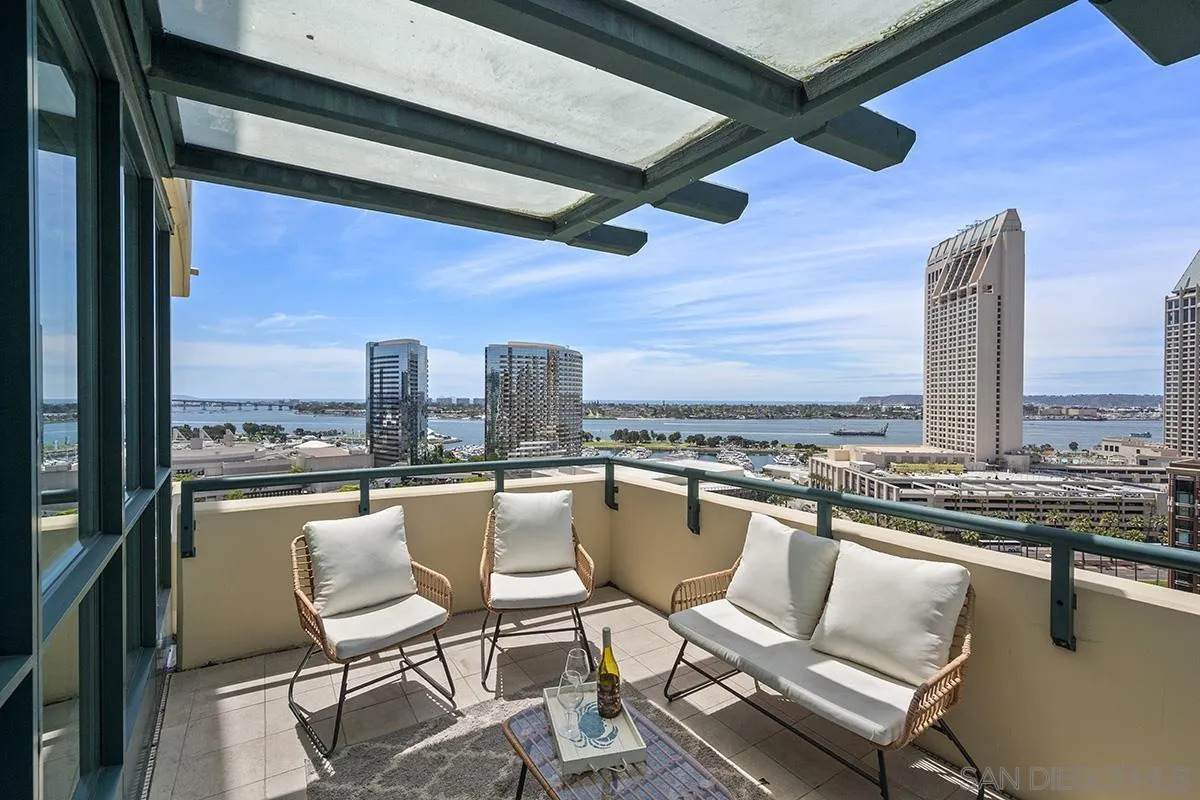 555 Front Street - Photo 1