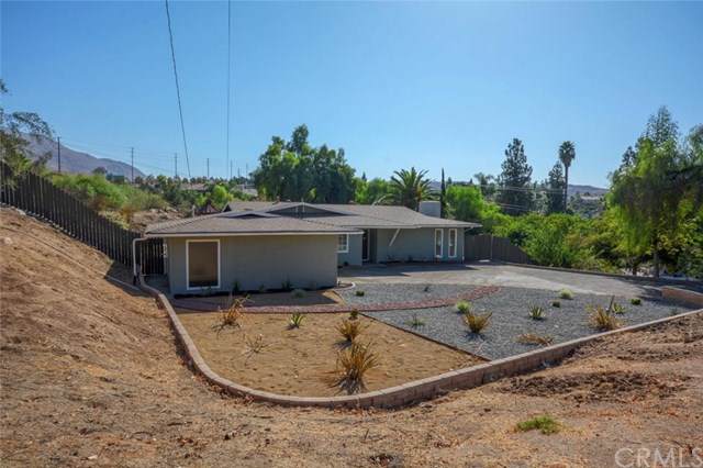 768 University Drive - Photo 1