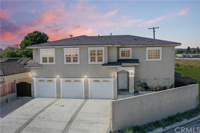 2935 Walnut Avenue - Photo 1