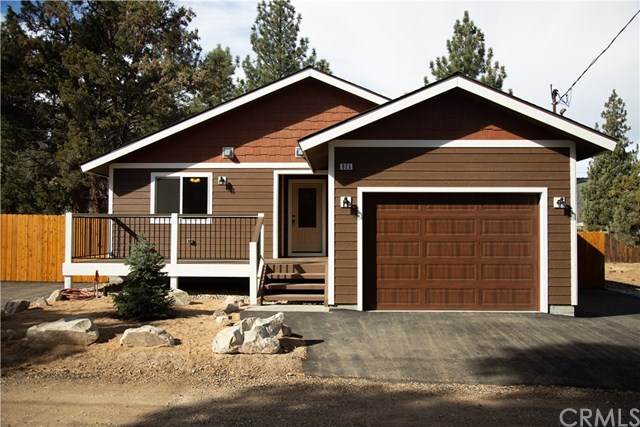 925 Spruce Lane - Photo 1