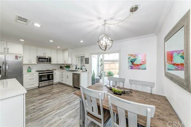 16 Hollowglen - Photo 1