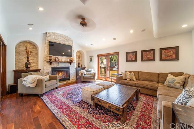 41 Corinthian - Photo 1