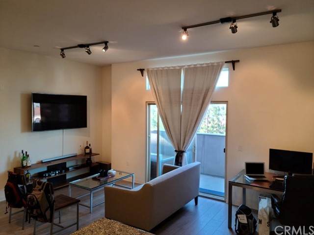 552 Carson Street - Photo 1