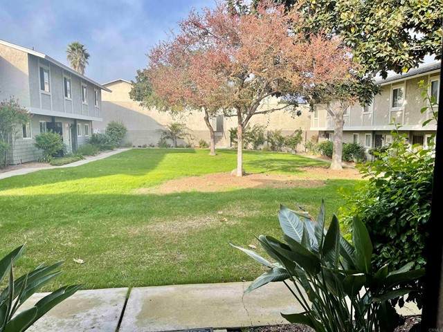 2112 Vista Way - Photo 1