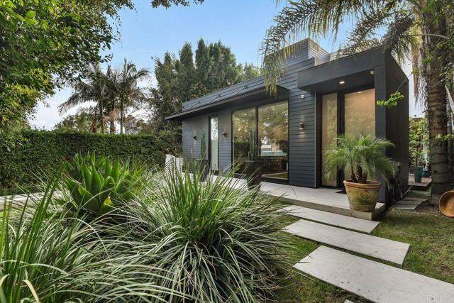 947 Edinburgh Avenue - Photo 1