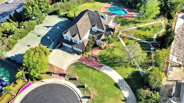 9 Leesbury Court - Photo 1