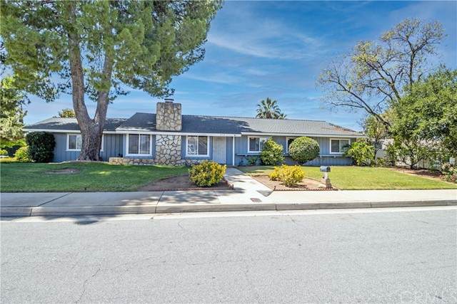 612 Sunset Drive - Photo 1