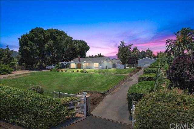 42275 Hawthorn Street - Photo 1
