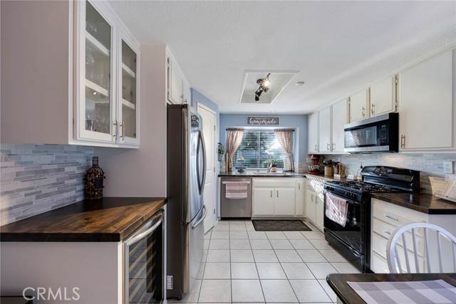 260 Seneca Circle - Photo 1
