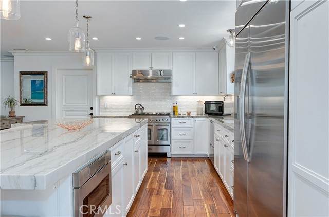 219 Albert Place - Photo 1