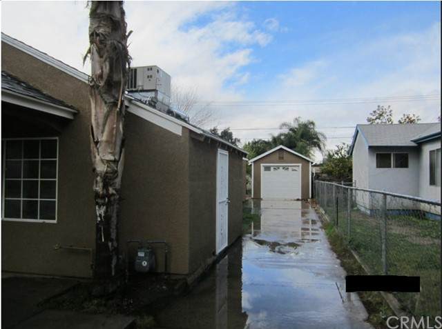 919 Iowa Avenue - Photo 1