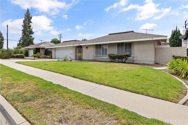 524 Purdy Avenue - Photo 1