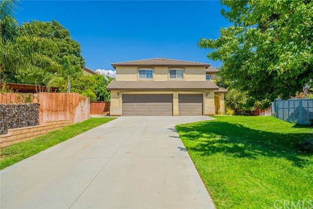 748 Mockingbird Circle - Photo 1