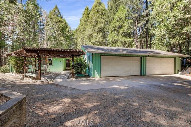 14589 Skyway - Photo 1