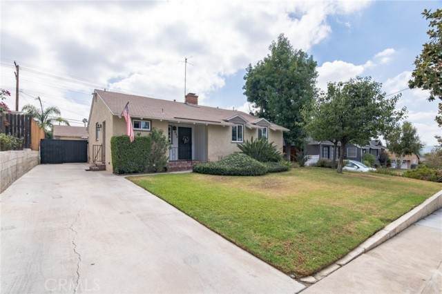 642 Cambridge Drive - Photo 1