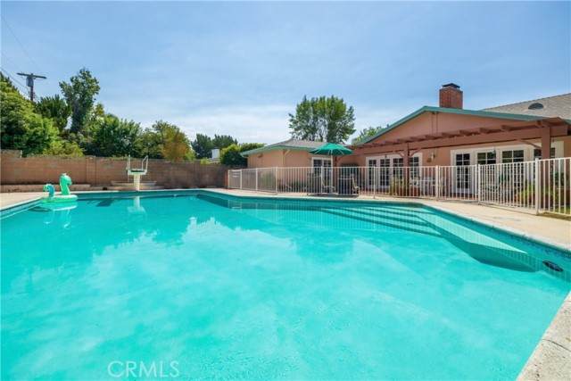 4810 Almidor Avenue - Photo 1