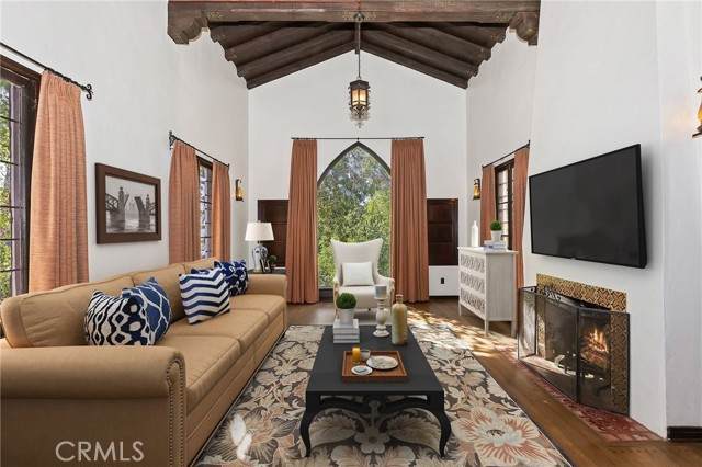 904 Edgehill Road - Photo 1