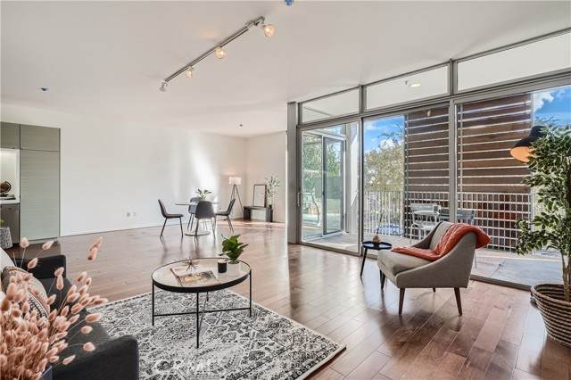 901 Hancock Avenue - Photo 1