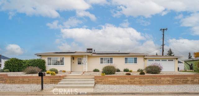 860 Glengrove Avenue - Photo 1