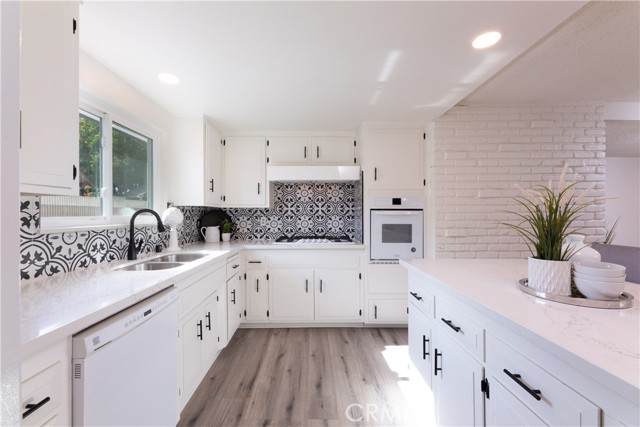 18525 Redwood Circle - Photo 1
