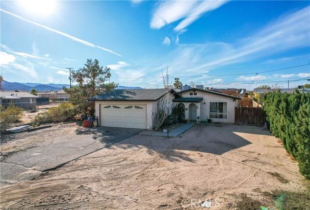 5528 Daisy Avenue - Photo 1