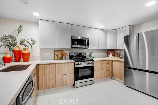 412 E Via Ensenada Circle - Photo 1