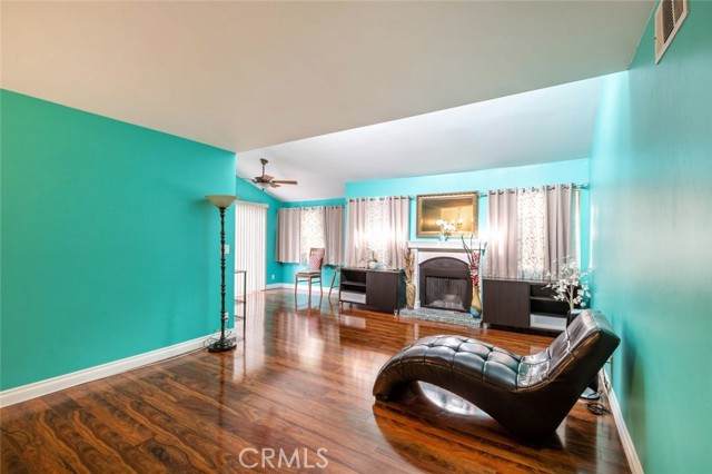 10508 Sunland Boulevard - Photo 1