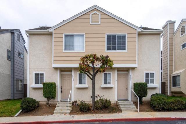 2102 Kings View Circle - Photo 1