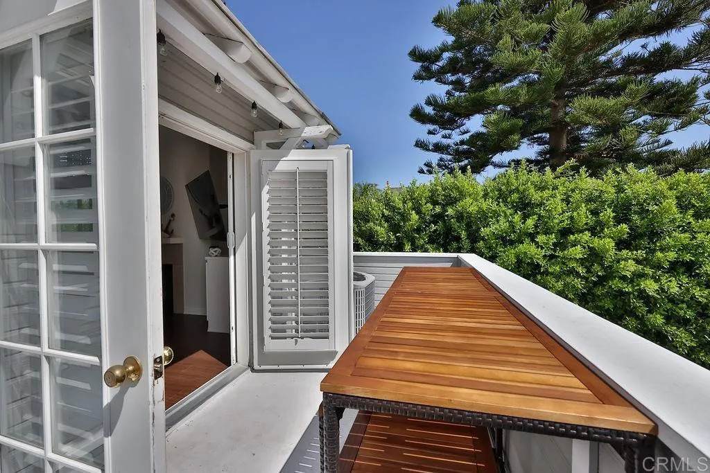 828 D Avenue - Photo 1