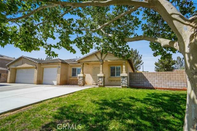 1839 Thomas Drive - Photo 1
