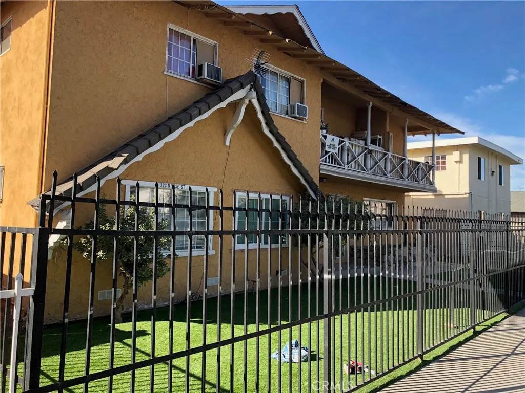 323 Rose Street - Photo 1