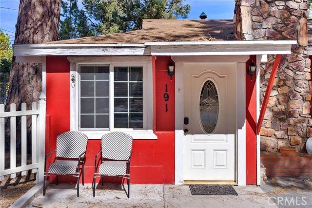 191 Los Angeles Avenue - Photo 1