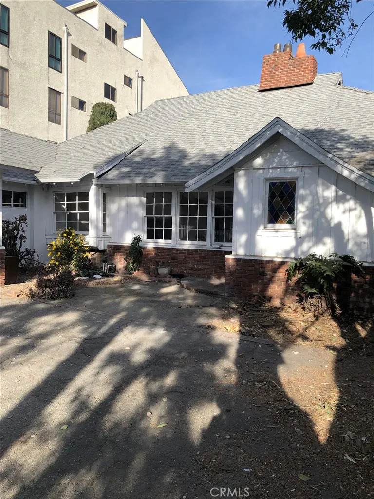 216 Rose Street - Photo 1