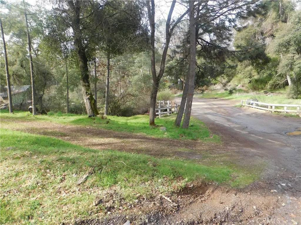 5560 Hale - Photo 1