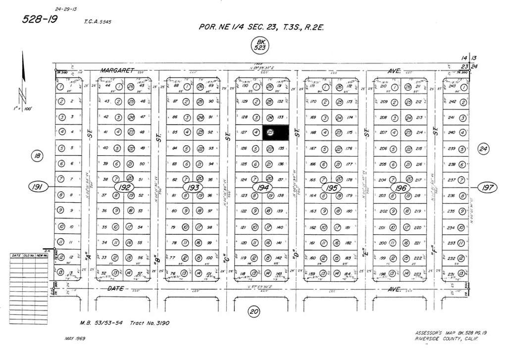 23 Aka D - Photo 1