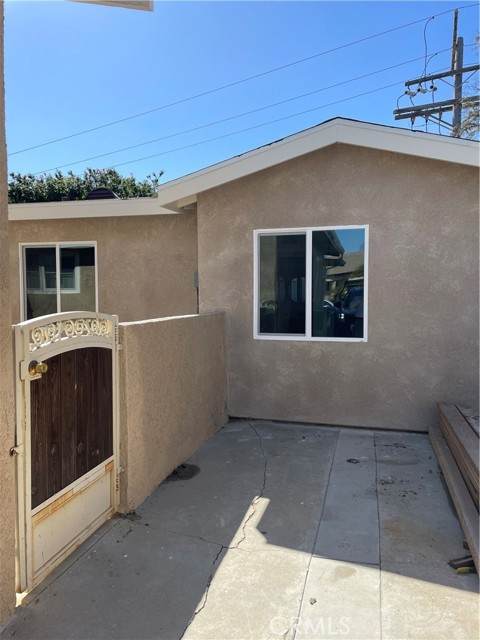 869 4 Street - Photo 1